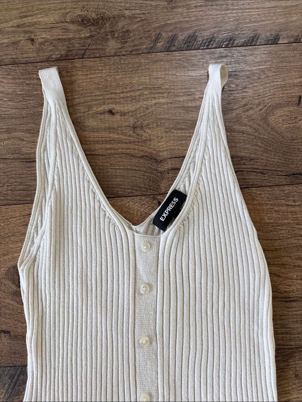 Express Off-White Ribbed Button-Front Camisole - Picture 6 of 7